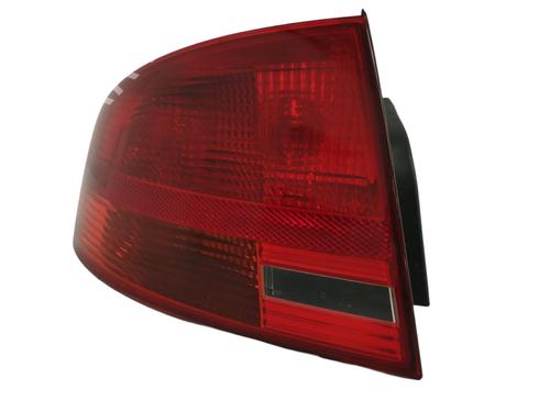 Used Left taillight AUDI A4 B7 (8EC) 2.0 TDI (170 hp) 17572667