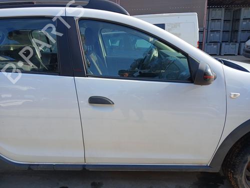 right-front-door-dacia-sandero-ii-2012-36263363 main image