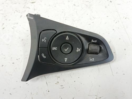 Used Steering wheel controls Steering wheel controls OPEL CORSA F (P2JO) 1.2 (68) (101 hp) 33656751 33656751