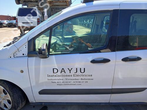 Used Left front door Left front door FORD TRANSIT COURIER B460 MPV 1.5 TDCi (75 hp) 33434793 33434793