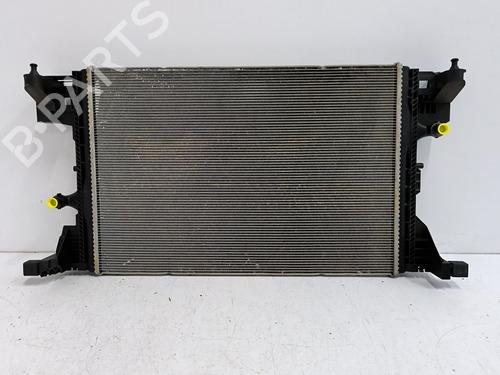 Radiateur à eau MERCEDES-BENZ A-CLASS Saloon (V177) A 180 d (177.103) (116 hp) 32867821