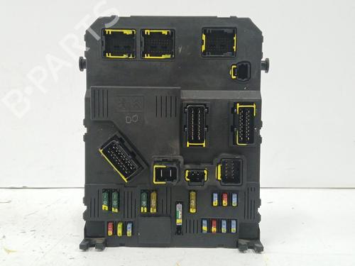 Used Fuse box Fuse box PEUGEOT 407 (6D_) 2.0 HDi 135 (6DRHRH, 6DRHRE, 6DRHRG, 6DRHRJ) (136 hp) 40448312 40448312