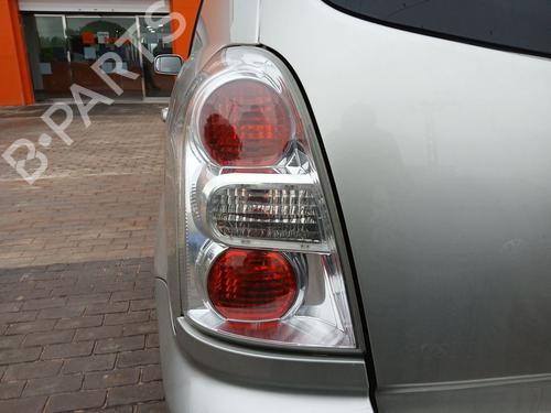 Used Left taillight Left taillight TOYOTA COROLLA Verso (ZER_, ZZE12_, R1_) 2.2 D-4D (AUR10_, AUR10R) (136 hp) 32701024 32701024
