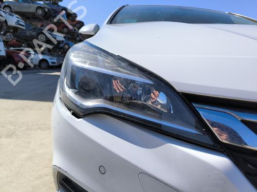 Used Right headlight Right headlight OPEL ASTRA K Sports Tourer (B16) 1.6 CDTi (35) (136 hp) 33235677 33235677