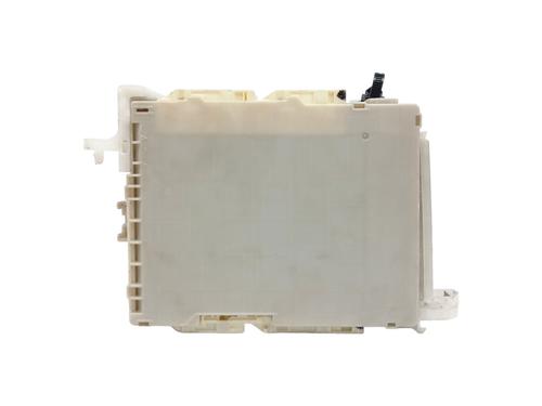 Used Fuse box TOYOTA YARIS (_P13_) 1.3 (NSP130_, NSP130) (99 hp) 19635994