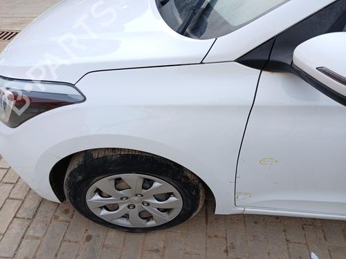 Guarda-lamas esquerdo HYUNDAI i20 II (GB, IB) 1.0 T-GDI (101 hp) 32067789