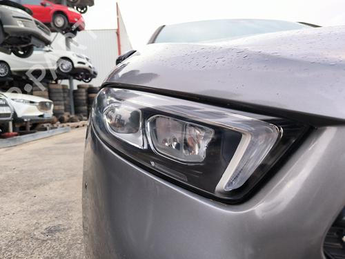 Lyskaster høyre MERCEDES-BENZ A-CLASS (W177) A 200 d (177.012) (150 hp) 31809965