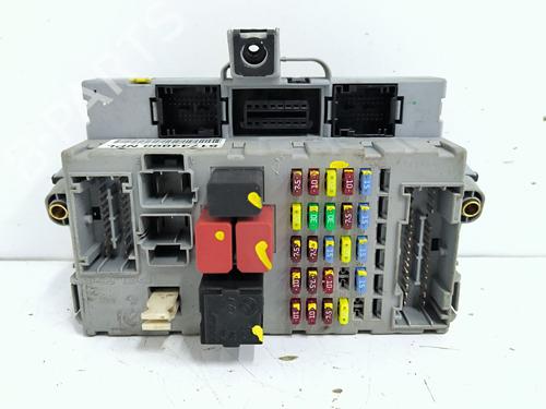 Used Fuse box Fuse box 38300399 38300399