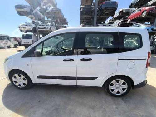 Dashboard FORD TOURNEO COURIER B460 MPV  | BP33618229C46  - Image 9