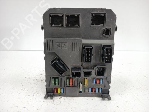 Used Fuse box Fuse box 38873859 38873859