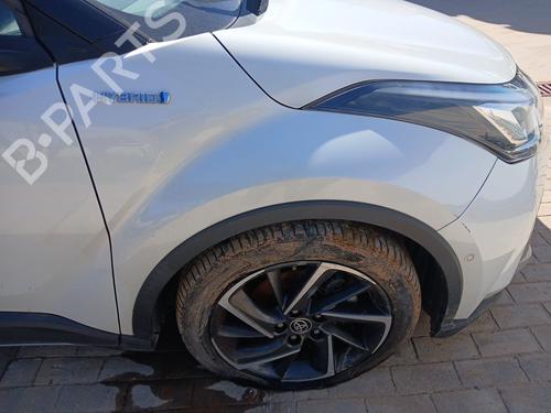 right-front-fenders-toyota-c-hr-_x1_-2016-33605932 main image