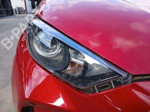 right-headlight-toyota-yaris-_p21_-_pa1_-_ph1_-2020-32165397 main image