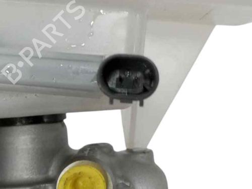 Brake master cylinder MERCEDES-BENZ GLA-CLASS (X156) GLA 200 CDI / d (156.908) | BP23960482M77