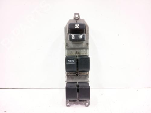Comutador vidro frente esquerdo Comutador vidro frente esquerdo TOYOTA AURIS (_E18_) 1.4 D-4D (NDE180_, NDE180R) (90 hp) 36037684 36037684
