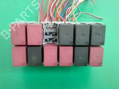 Used Fuse box JEEP RENEGADE SUV (BU, B1, BV) 1.6 CRD (120 hp) 3675212