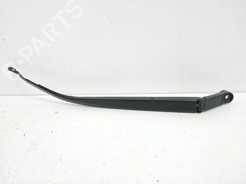 Used Front windshield wiper arm TOYOTA AURIS (_E18_) 1.2 (NRE185_, NRE185R) (116 hp) 29554653