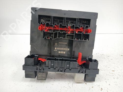 Used Fuse box Fuse box VW GOLF V (1K1) 1.9 TDI (105 hp) 34404977 34404977