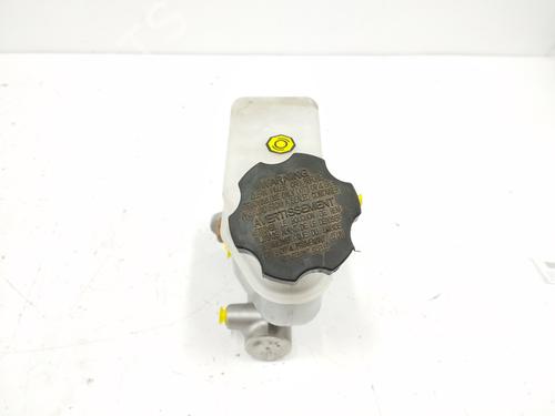 Used Brake master cylinder KIA SPORTAGE II (JE_, KM_) 2.0 CRDi (140 hp) 12426717