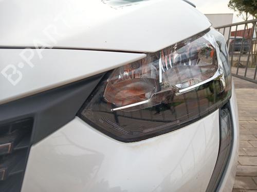 Faro sinistro PEUGEOT 208 II (UB_, UP_, UW_, UJ_) 1.5 BlueHDI 100 (102 hp) 31696305