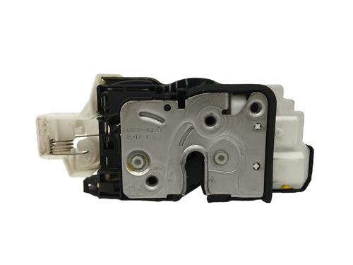 Cerradura puerta trasera izquierda VOLVO V40 Hatchback (525) D2 (114 hp) 13937143