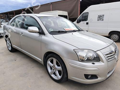 Brugte TOYOTA AVENSIS (_T25_) 2.2 D-4D (ADT251_, ADT251R) 4654576