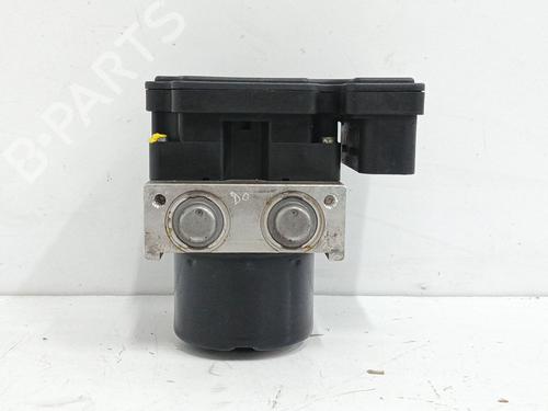 Used ABS pump TOYOTA YARIS (_P9_) 1.4 D-4D (NLP90_, NLP90R) (90 hp) 31035285