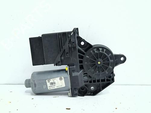 Motor do elevador de vidro trás esquerdo Motor do elevador de vidro trás esquerdo VW GOLF VI (5K1) 1.6 TDI (105 hp) 36001544 36001544