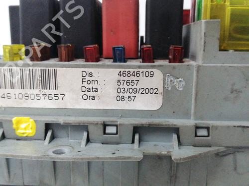 Fuse box FIAT STILO (192_) 1.9 D Multijet | BP10711807E1