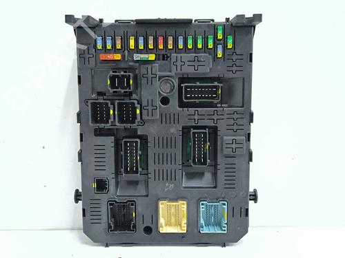 Used Fuse box Fuse box PEUGEOT 407 (6D_) 2.0 HDi 135 (6DRHRH, 6DRHRE, 6DRHRG, 6DRHRJ) (136 hp) 33937197 33937197