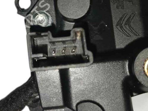 Steering wheel controls PEUGEOT 308 III (FB_, FH_, FP_, F3_, FM_) BlueHDi 130 (FBYHZL, FBYHZT) | BP28095197E15