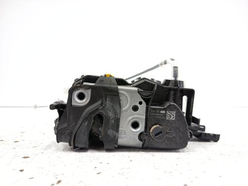 front-right-lock-peugeot-rifter-2018-36515429 main image