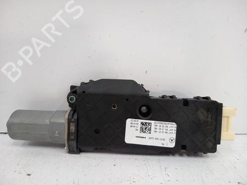 sunroof-engine-mercedes-benz-gle-v167-2018-34611568 main image