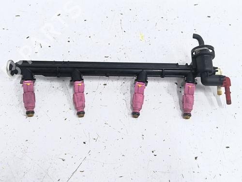 Used Injection rail Injection rail FORD FIESTA IV (JA_, JB_) 1.3 i (60 hp) 40006107 40006107