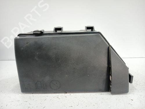 Used Fuse box Fuse box 38725332 38725332