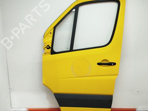 Used Left front door MERCEDES-BENZ SPRINTER 3-t Van (B906) [2006-2018]  17572669