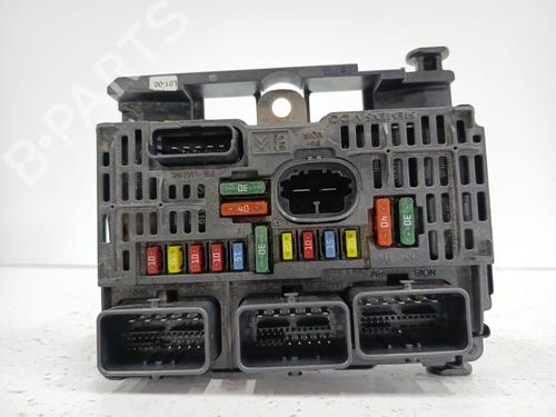 Used Fuse box Fuse box 38873851 38873851