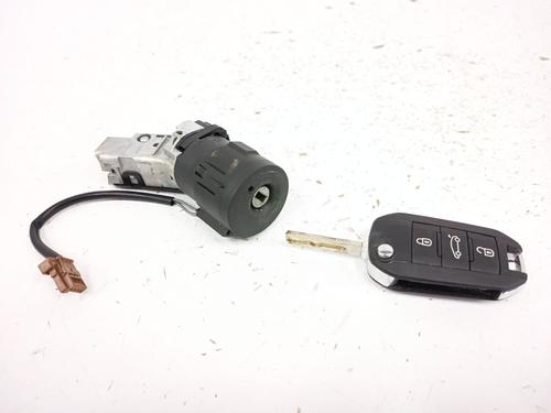 Used Ignition barrel Ignition barrel OPEL CORSA F (P2JO) 1.2 (68) (101 hp) 33675048 33675048