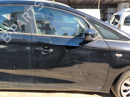 right-front-door-kia-carens-iv-2013-32867834 main image