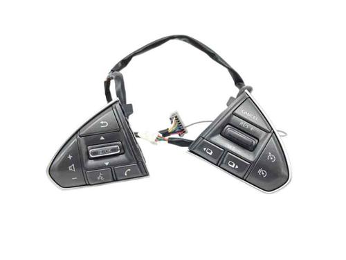 Used Steering wheel controls INFINITI Q50 50 D (170 hp) 26654059
