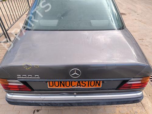Used Tailgate MERCEDES-BENZ 124 Saloon (W124) 300 D (124.130) (113 hp) 31880467