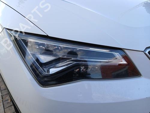 Højre forlygte SEAT ATECA (KH7, KHP) 2.0 TDI (150 hp) 31751876
