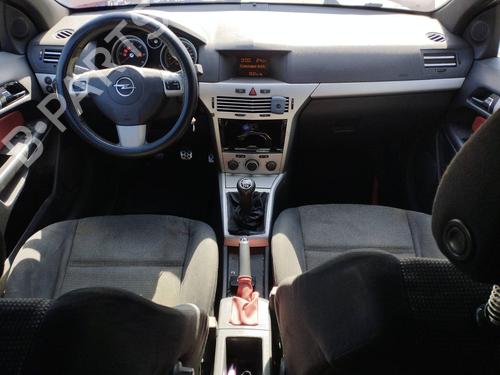 Left headlight OPEL ASTRA H GTC (A04) 1.7 CDTi (L08) | BP18081062C28