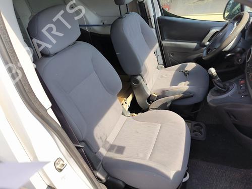 Banco frente direito Banco frente direito PEUGEOT PARTNER Box Body/MPV 1.6 HDi / BlueHDi 75 (75 hp) 35785747 35785747