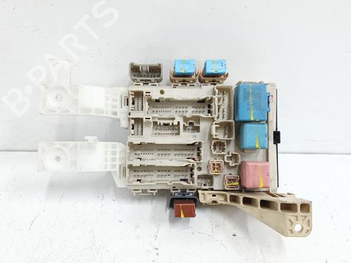 Used Fuse box TOYOTA YARIS (_P9_) 1.4 D-4D (NLP90_, NLP90R) (90 hp) 31124199