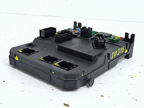 Fuse box AUDI A4 B6 (8E2) 2.0 | BP39648524E1 - Image 3