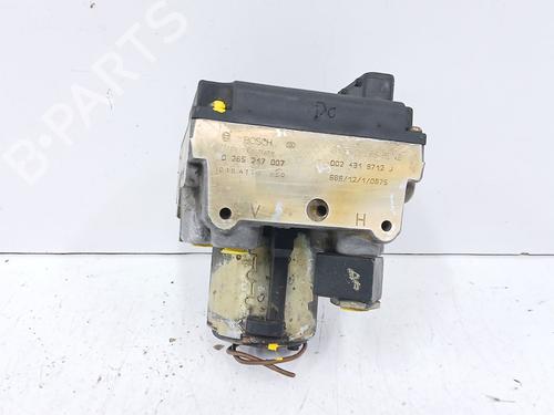 Used ABS pump MERCEDES-BENZ E-CLASS (W210) E 300 D (210.020) (136 hp) 30624492