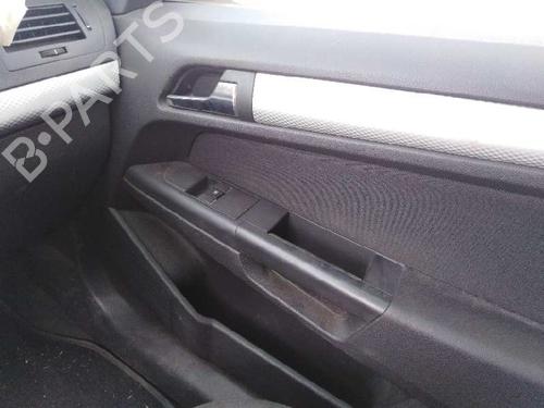 Right taillight OPEL ASTRA H Estate (A04) 1.9 CDTI 16V (L35) | BP9493986C35 