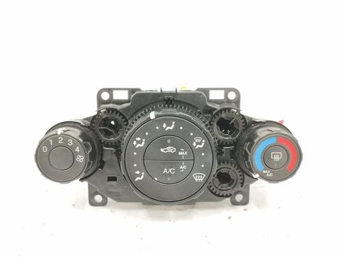 Used Climate control FORD FIESTA VI (CB1, CCN) 1.25 (82 hp) 11140659