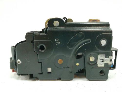 Used Front right lock VW CADDY III Box Body/MPV (2KA, 2KH, 2CA, 2CH) 1.9 TDI (105 hp) 8340825