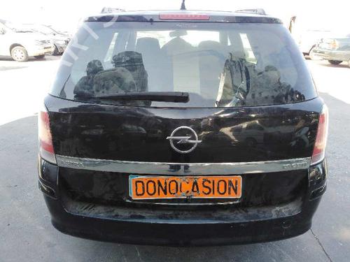 Right taillight OPEL ASTRA H Estate (A04) 1.9 CDTI 16V (L35) | BP9493986C35 